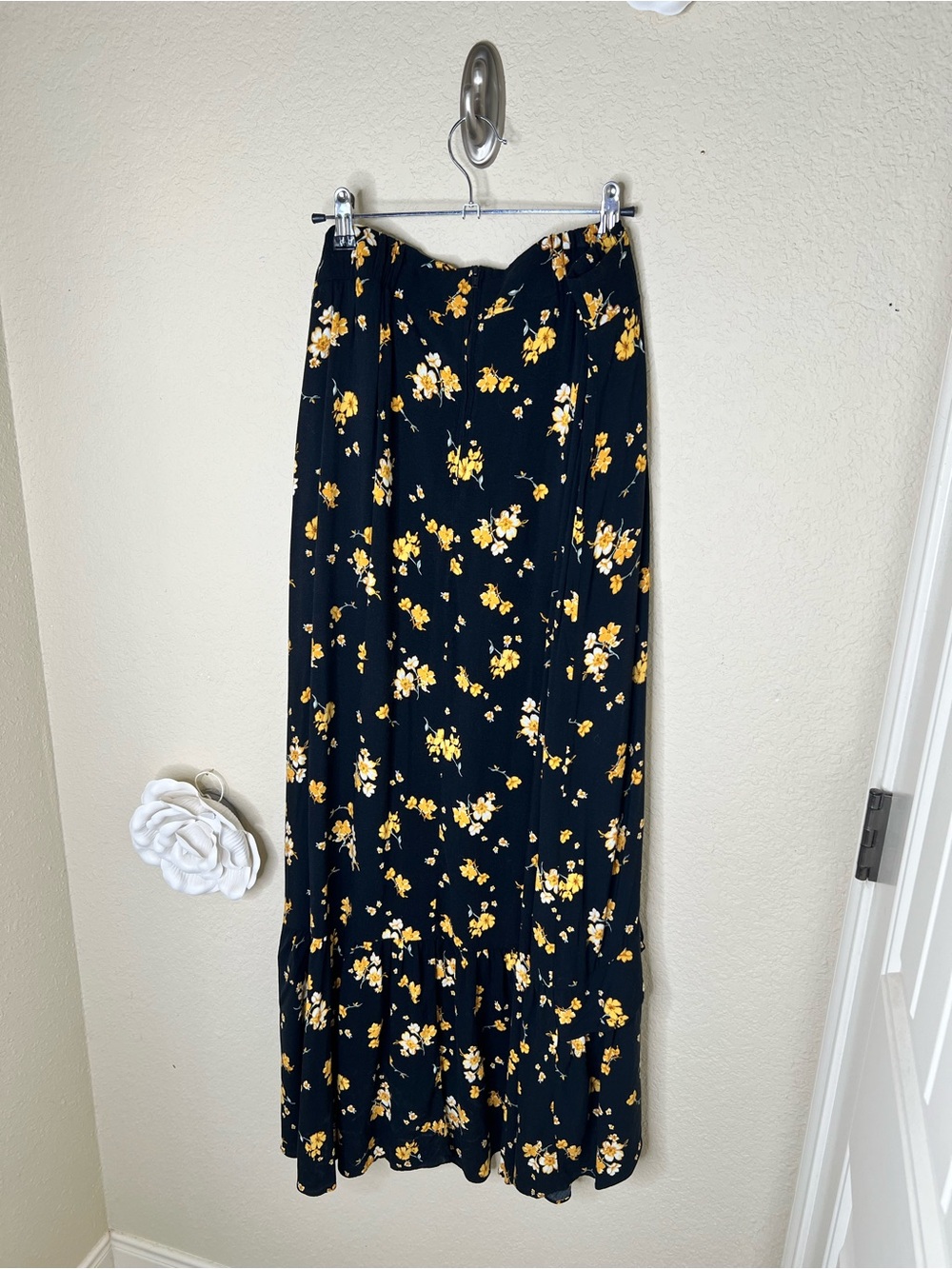 NTM: Torrid Floral Faux Wrap High Low Midi Skirt Size 2 Black Yellow Boho Plus - Picture 13 of 15